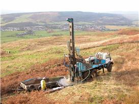 Derek Ball BGS © NERC 2003, drilling a water supply borehole near Glasgow